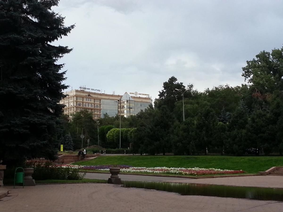 Апартаменты Nadezhda Apartments on Nayrizbay Batira 68 Алматы-28